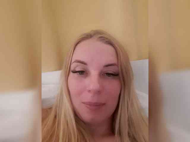 -nelya- webcam