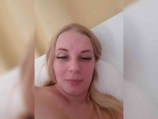 -nelya- webcam