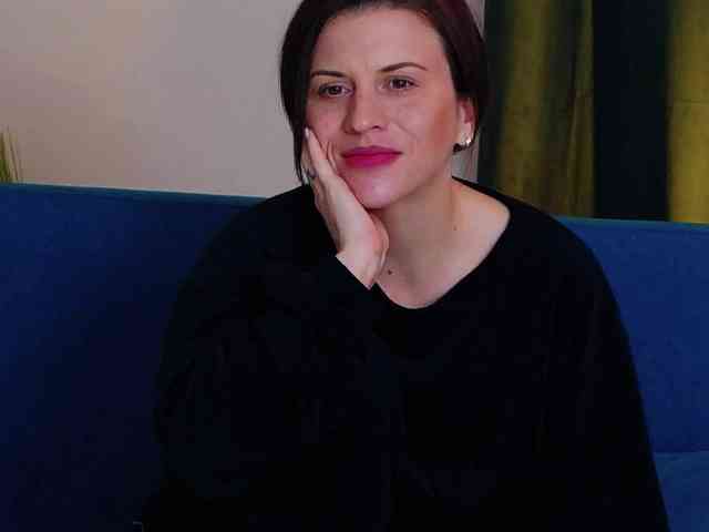 ScarlettNoirr webcam
