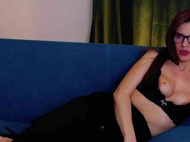 ScarlettNoirr webcam