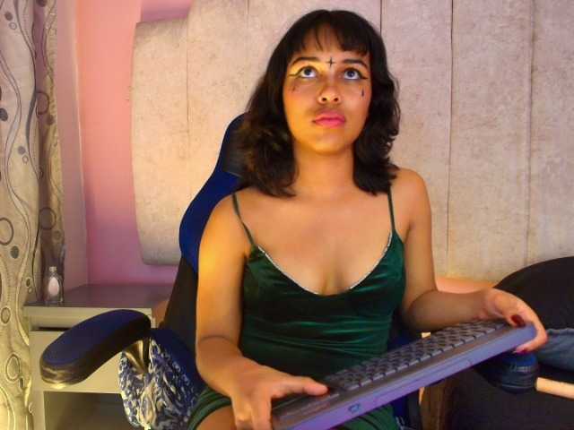 Dakashyten's BongaCams show and profile