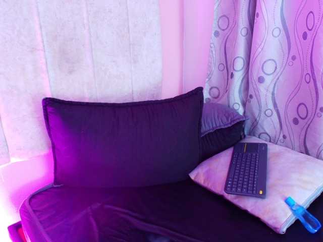 Dakashyten's BongaCams show and profile