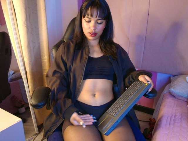 Dakashyten's BongaCams show and profile