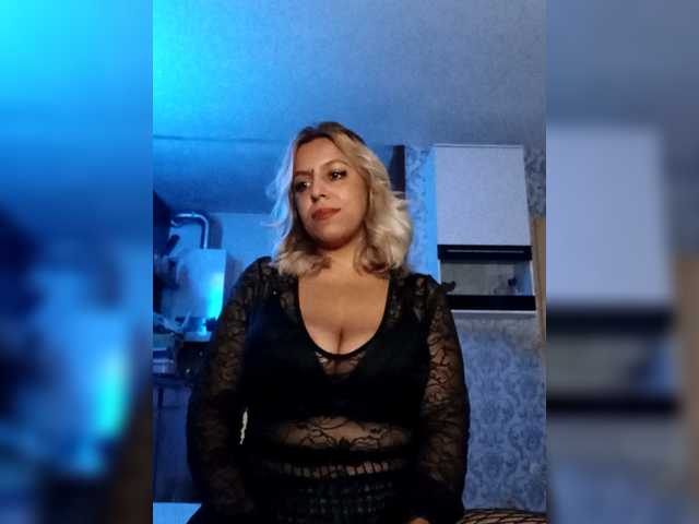 SunnyLeo88 – webcam model profile photo