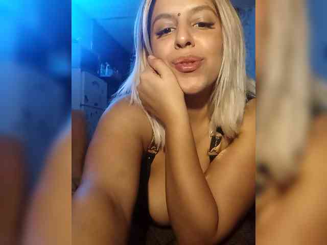 SunnyLeo88 Live Webcam on BongaCams