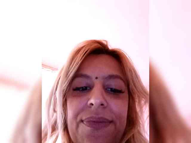 SunnyLeo88 webcam