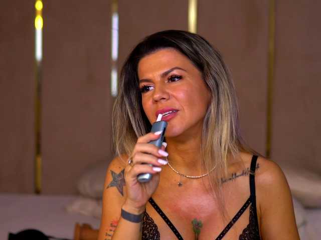  CamilaStarr chat room