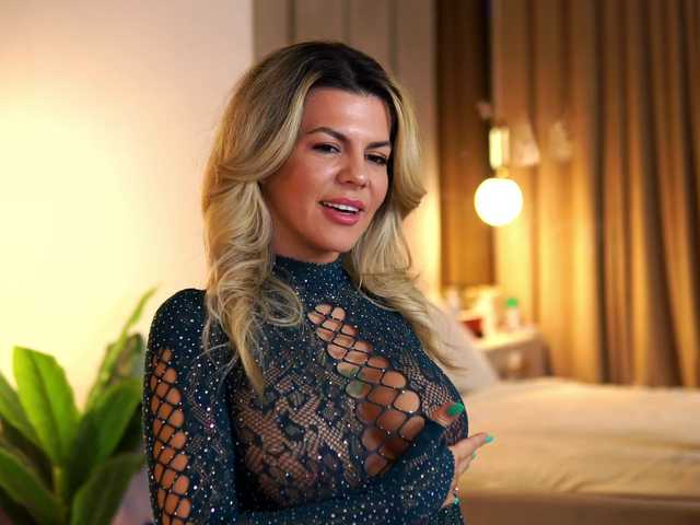 CamilaStarr's BongaCams show and profile