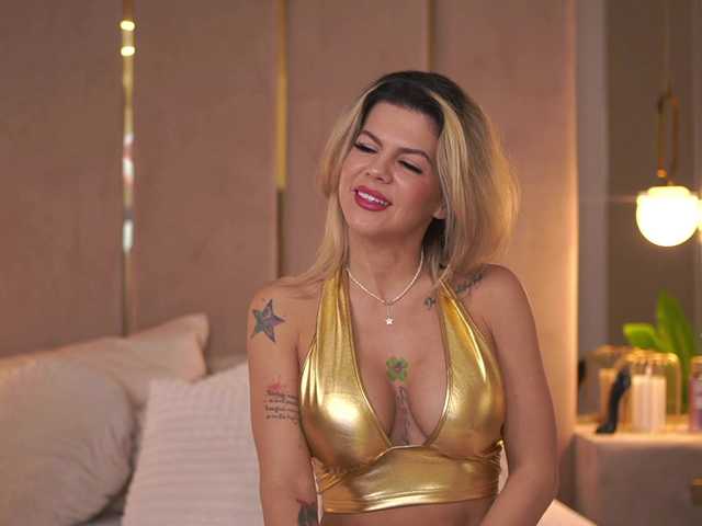 CamilaStarr's BongaCams show and profile