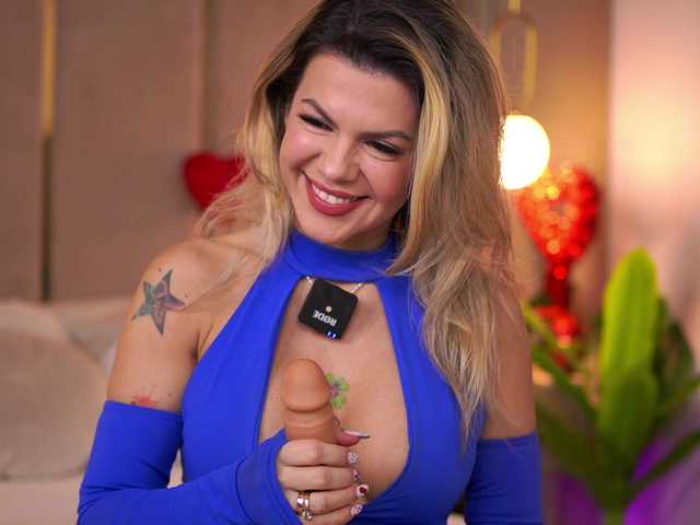 CamilaStarr's BongaCams show and profile