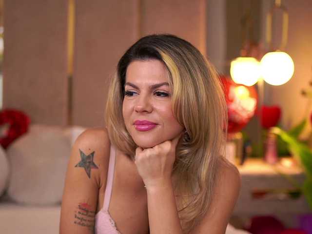 CamilaStarr's BongaCams show and profile