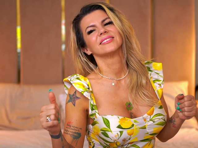 CamilaStarr's BongaCams show and profile