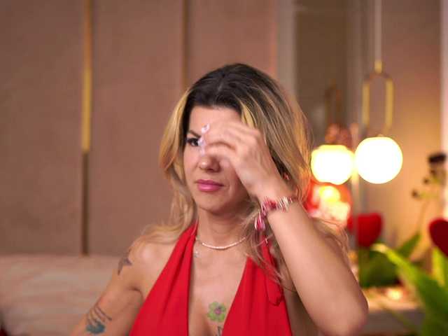 CamilaStarr's BongaCams show and profile