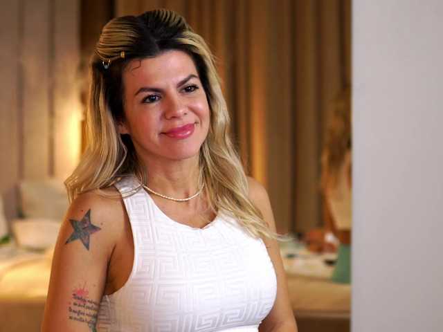 CamilaStarr's BongaCams show and profile