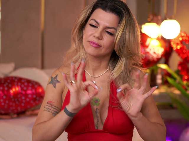 CamilaStarr's BongaCams show and profile