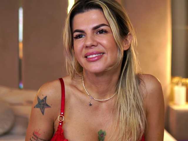 CamilaStarr's BongaCams show and profile