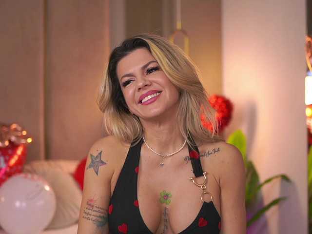 CamilaStarr's BongaCams show and profile