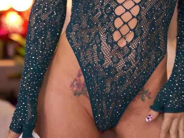 CamilaStarr's BongaCams show and profile