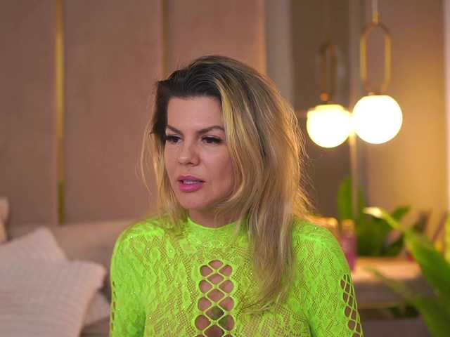 CamilaStarr's BongaCams show and profile