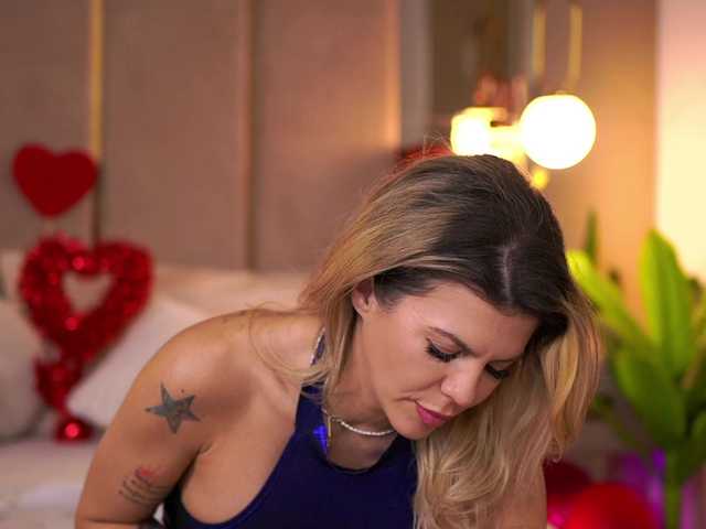 CamilaStarr's BongaCams show and profile