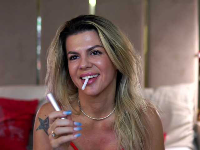 CamilaStarr's BongaCams show and profile