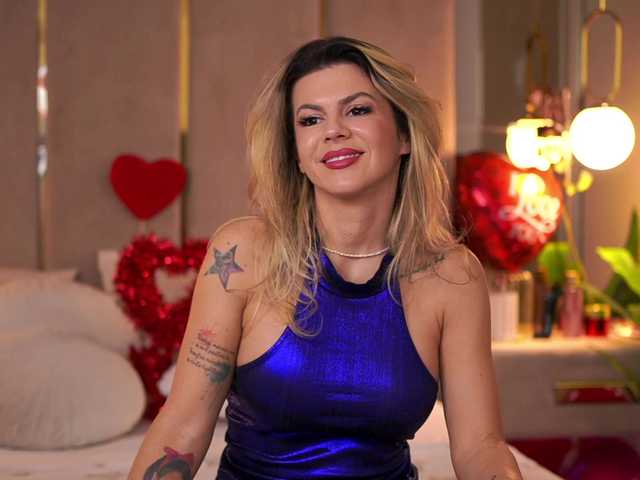 CamilaStarr's BongaCams show and profile