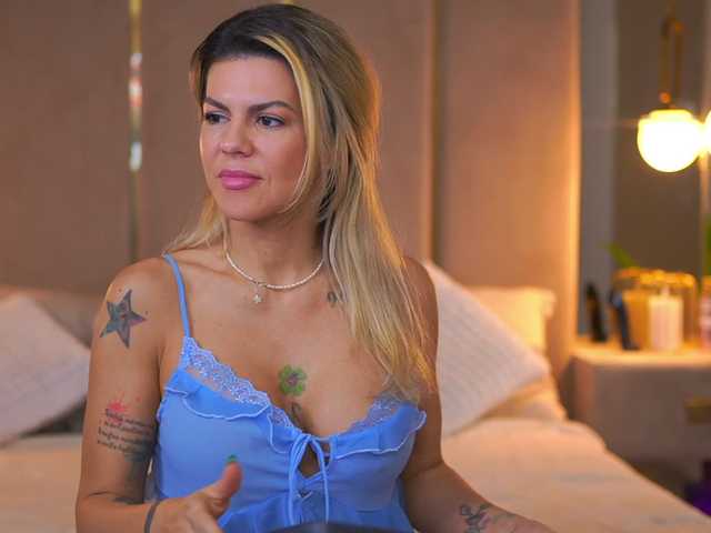 CamilaStarr's BongaCams show and profile