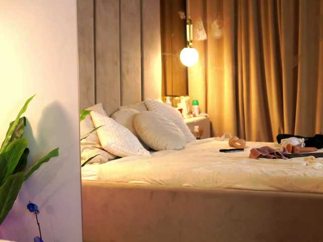 CamilaStarr's BongaCams show and profile