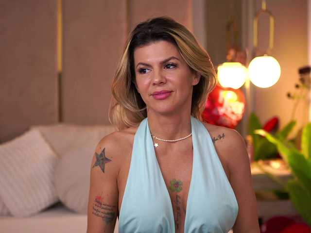 CamilaStarr's BongaCams show and profile