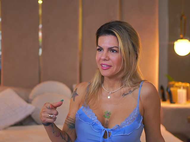 CamilaStarr's BongaCams show and profile