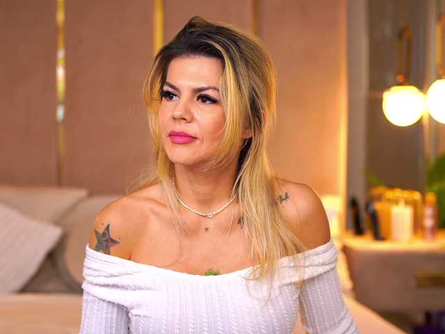 CamilaStarr live cam