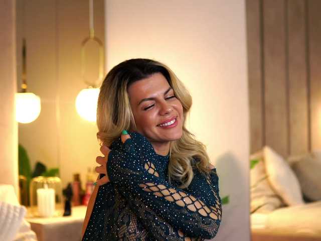 CamilaStarr's BongaCams show and profile