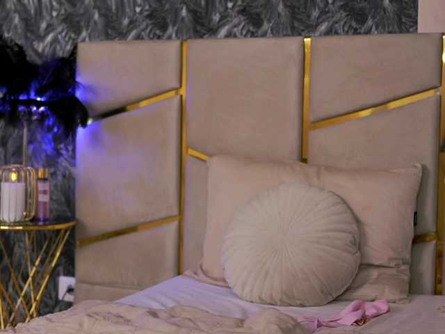 CamilaStarr's BongaCams show and profile