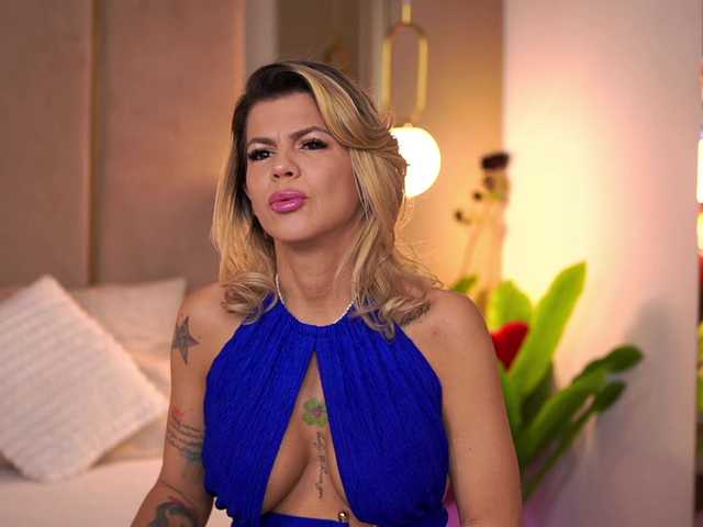 CamilaStarr's BongaCams show and profile