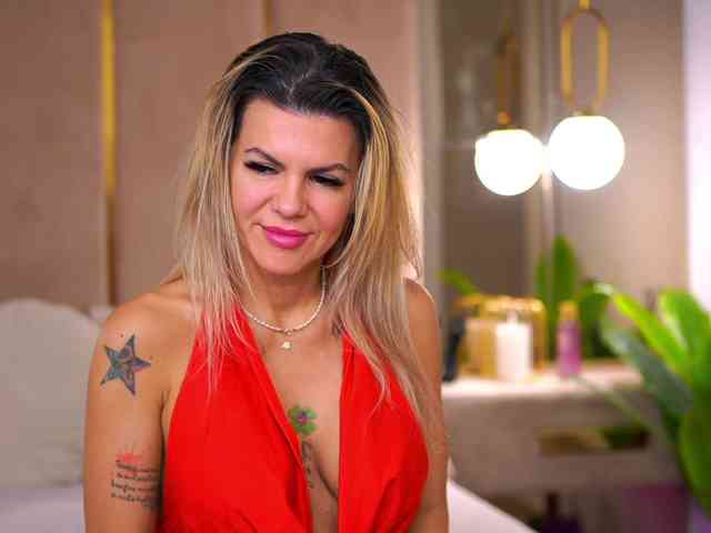 CamilaStarr CamilaStarr