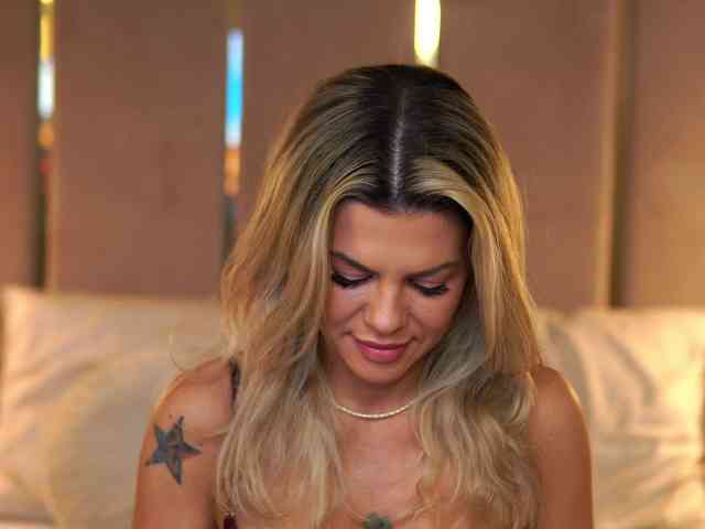 CamilaStarr CamilaStarr