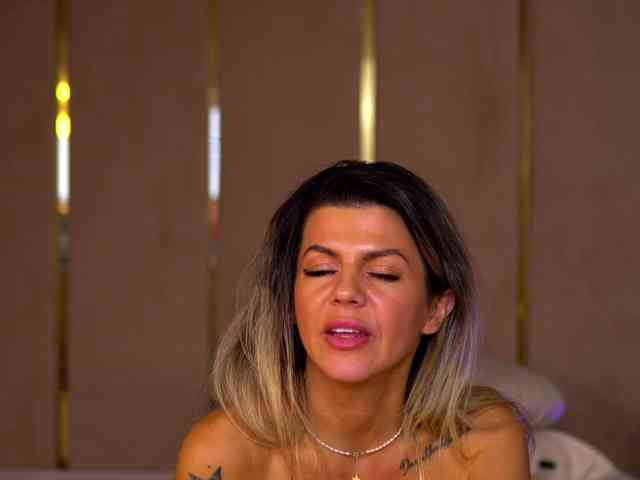 CamilaStarr CamilaStarr