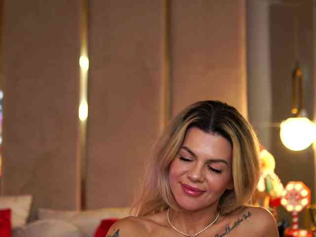 CamilaStarr CamilaStarr