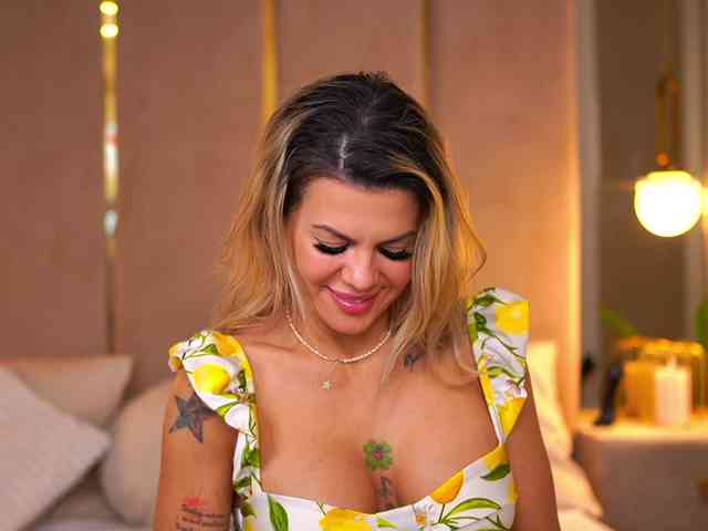 CamilaStarr CamilaStarr