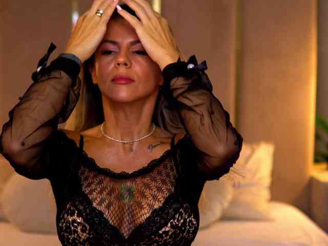 CamilaStarr CamilaStarr