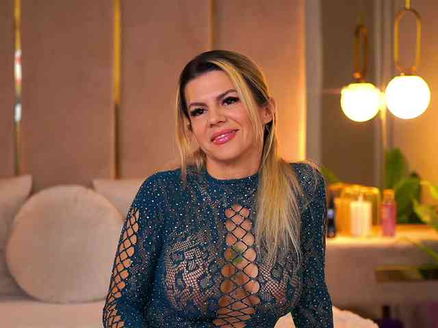 CamilaStarr CamilaStarr