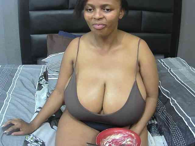 PrettyLisa28 webcam