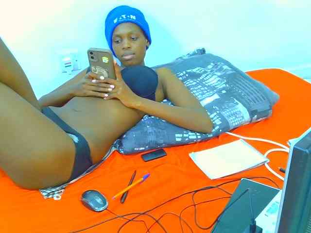 Sweetebony123