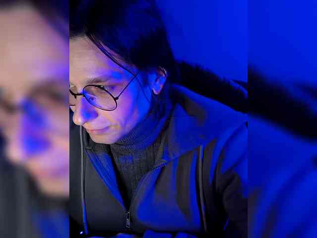 LoveTV1 Live Webcam on BongaCams