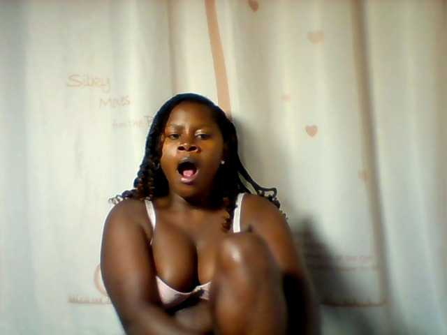 Loviepaula's BongaCams show and profile