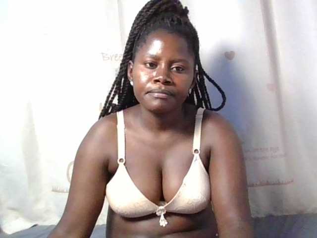 Loviepaula's BongaCams show and profile