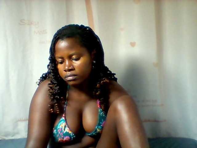 Loviepaula Live Cam on BongaCams