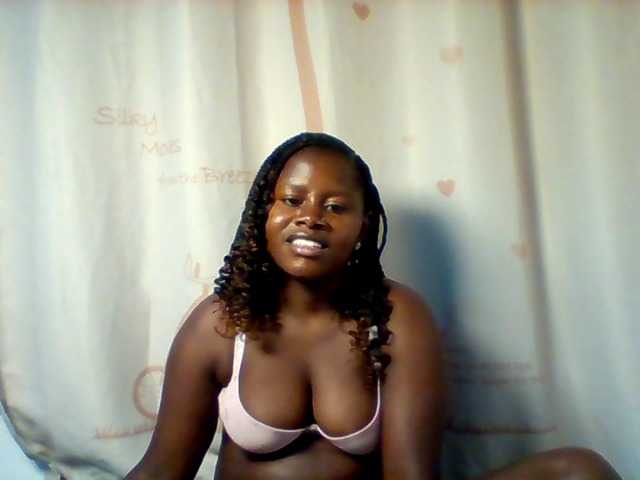 Loviepaula's BongaCams show and profile