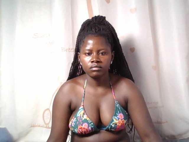 Loviepaula's BongaCams show and profile