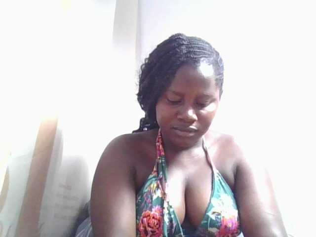 Loviepaula Live Cam on BongaCams